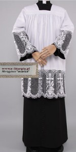 Surplices with 30cm Guipure Lace - Lined with Black Fabric - Surplices with Guipure Lace - Priests' Surplices - Liturgical-Clothing.com